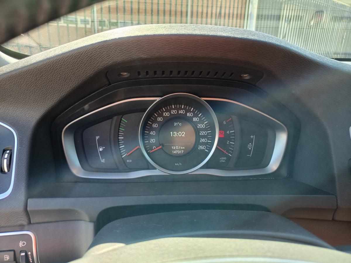 volvo-v60-1-6-d2-2014-diesel-1560cc