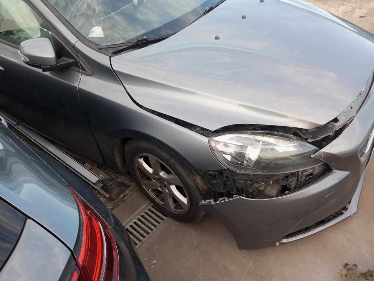 volvo-v40-1-6-d2-2014-diesel-1560cc