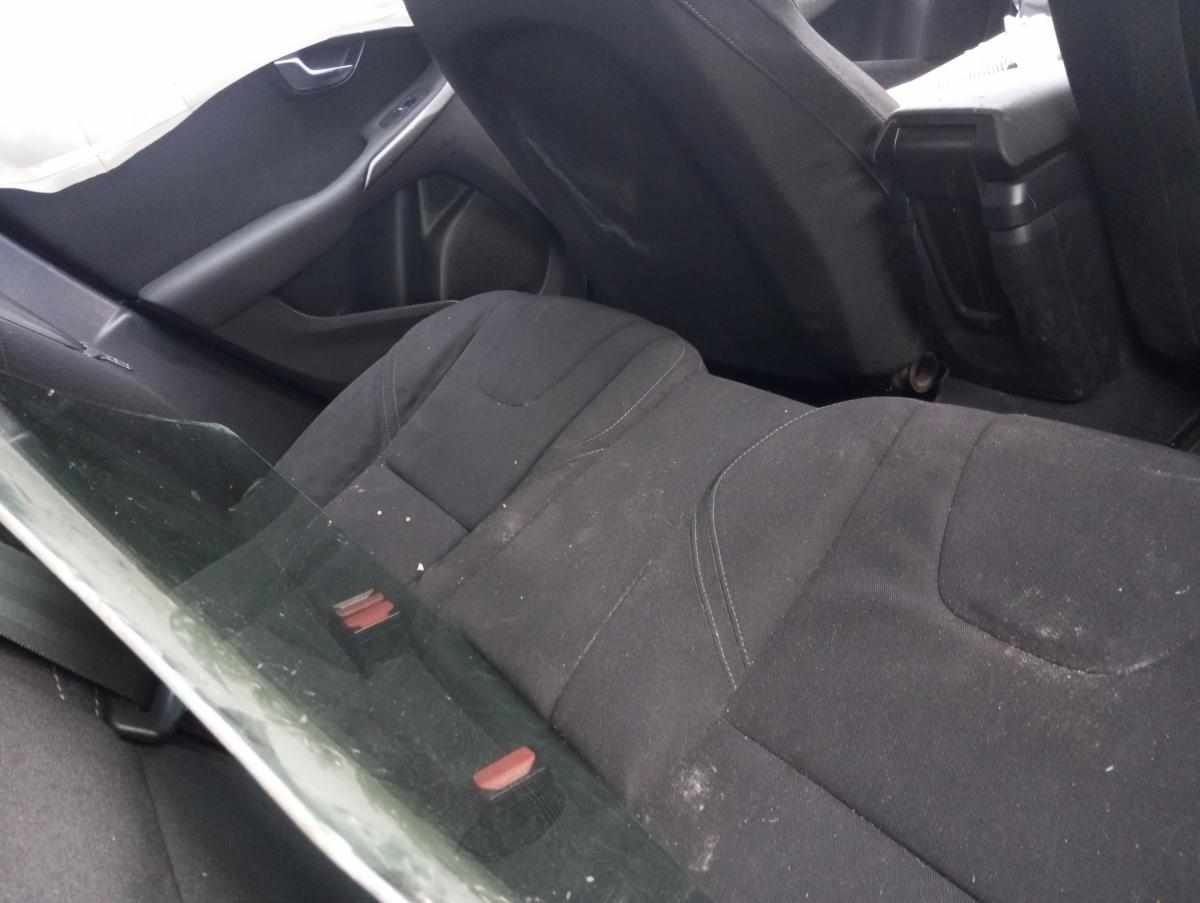 volvo-v40-1-6-d2-2014-diesel-1560cc