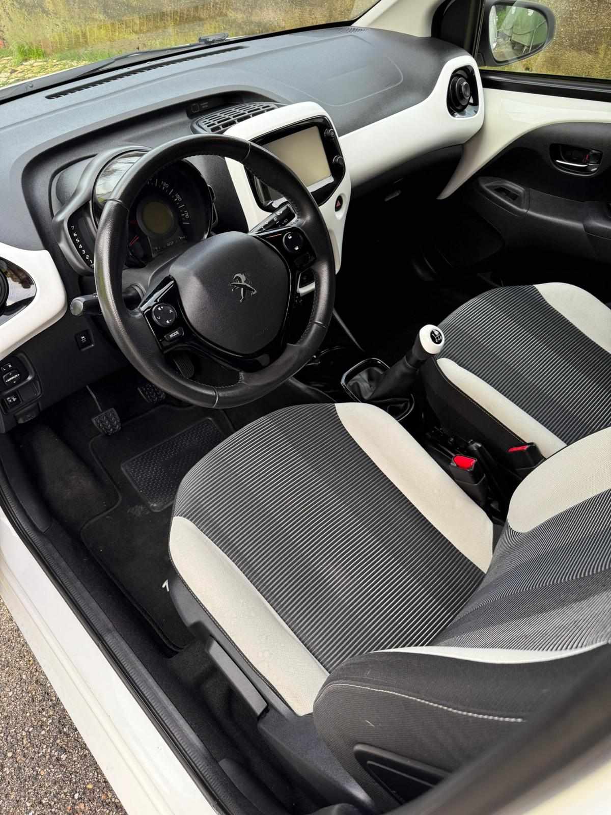 peugeot-108-1-2-vti-2017-gasolina-1199cc