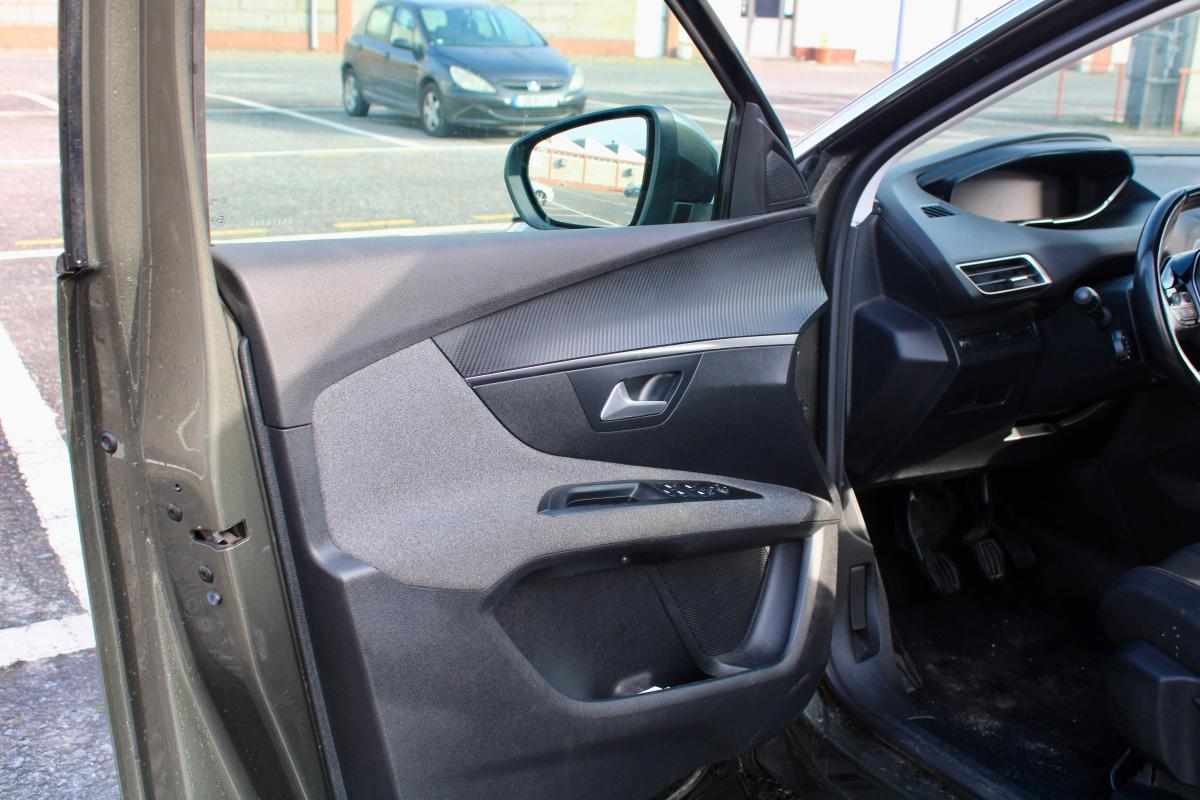peugeot-3008-1-6-bluehdi-2017-diesel-1560cc