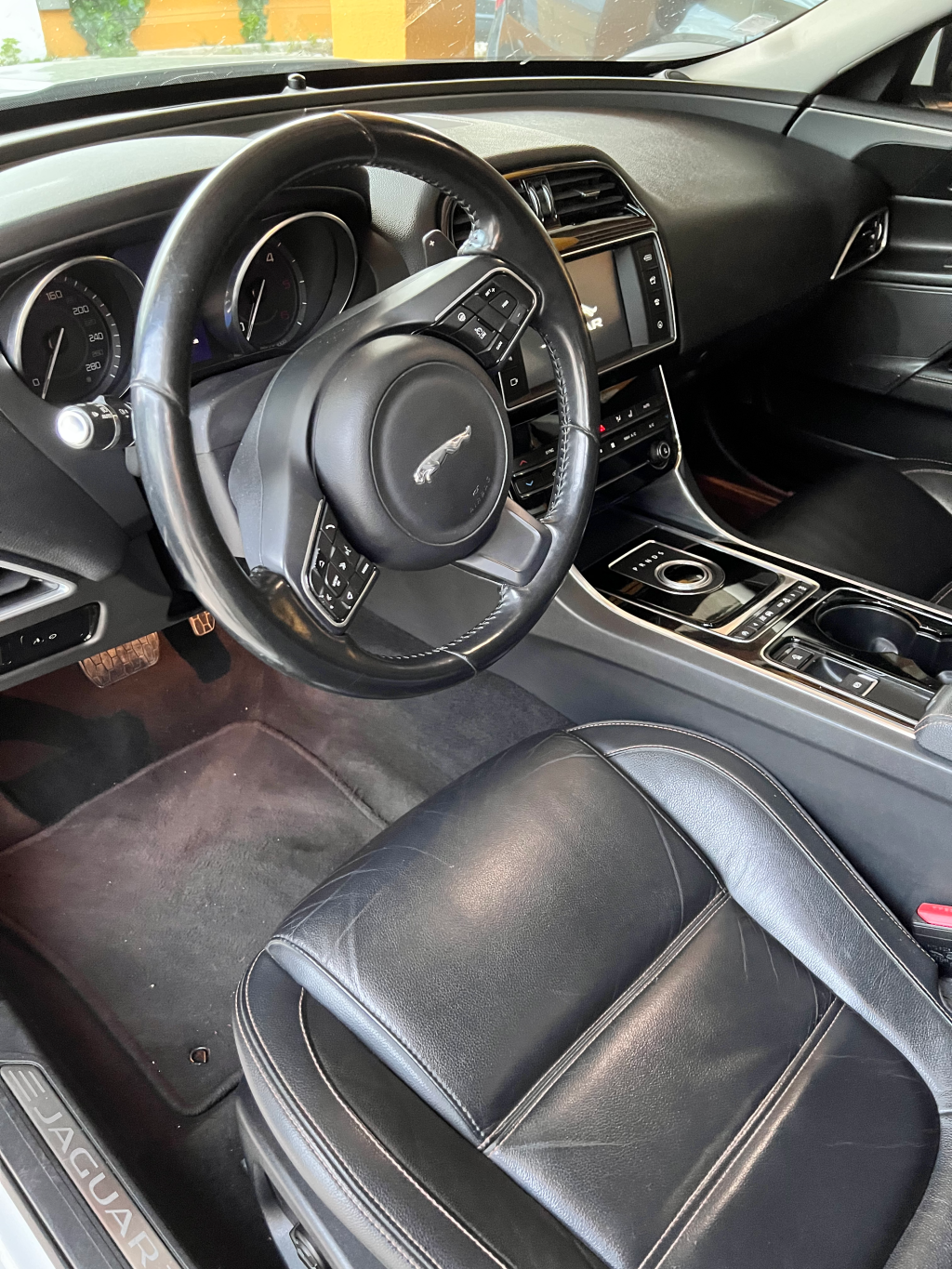 jaguar-xe-20d-2016-diesel-1999cc
