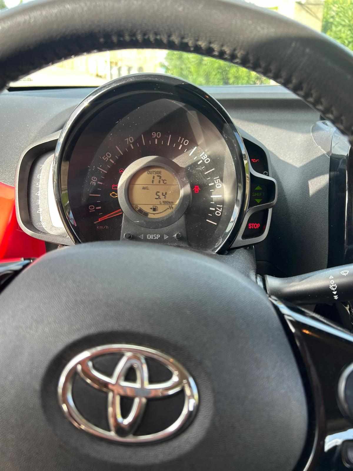 toyota-aygo-1-0-2015-gasolina-998cc