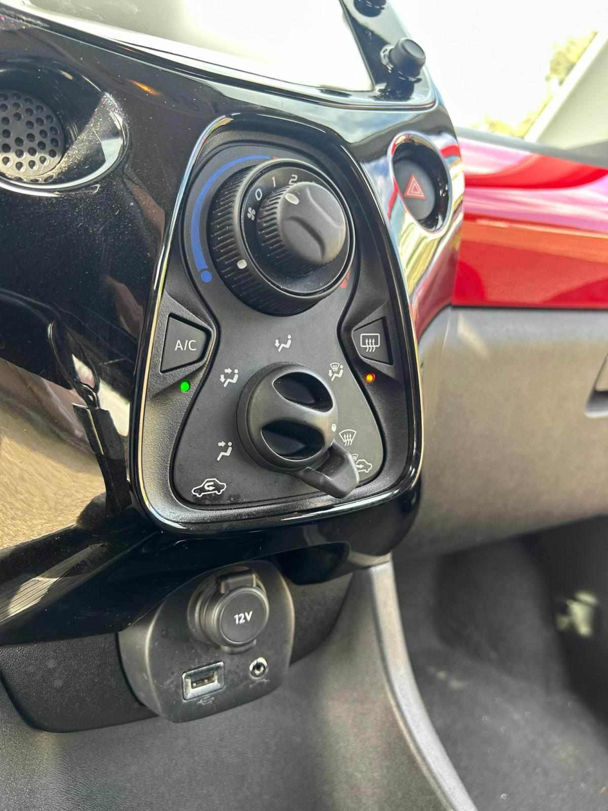 toyota-aygo-1-0-2015-gasolina-998cc