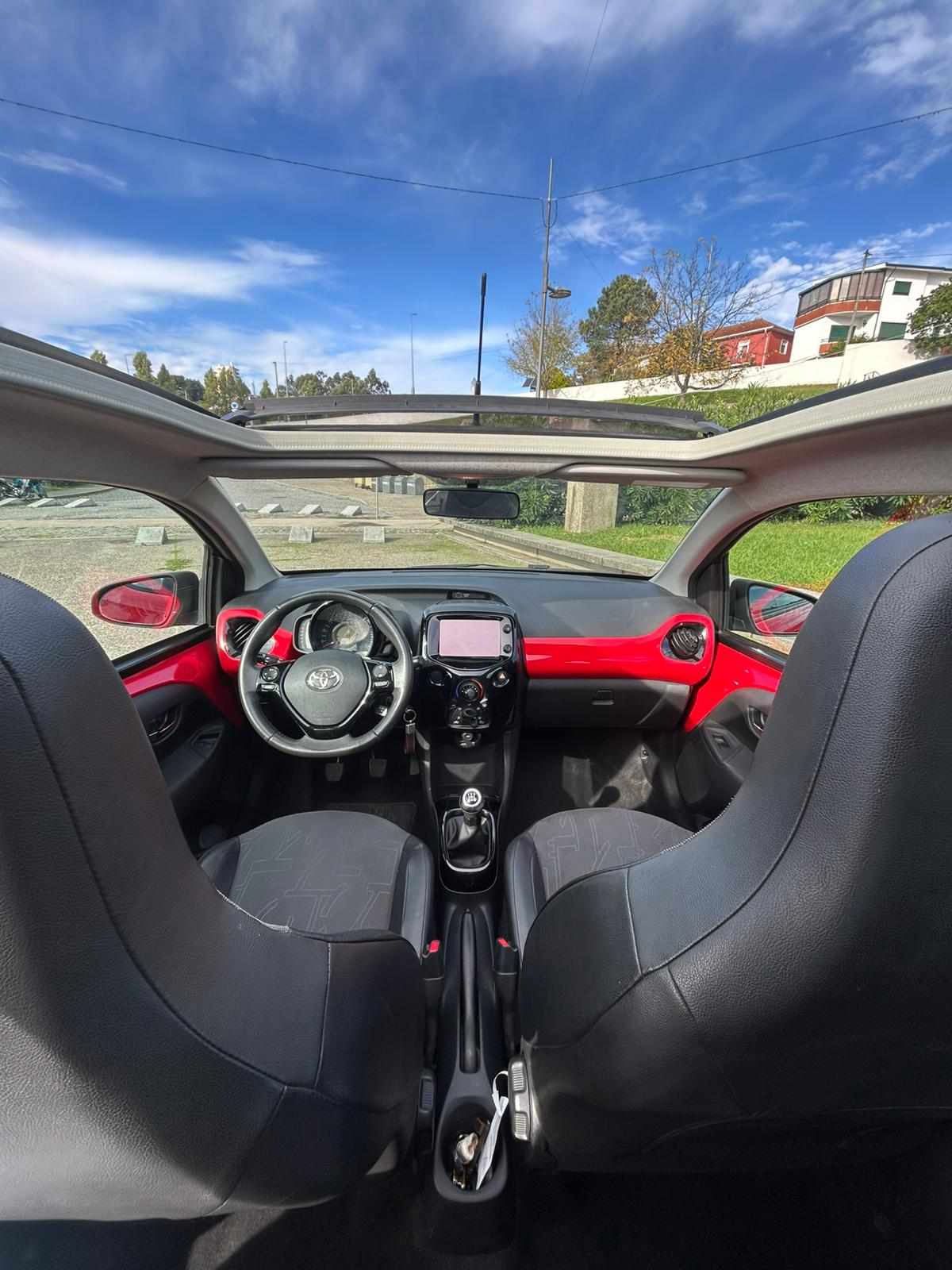 toyota-aygo-1-0-2015-gasolina-998cc