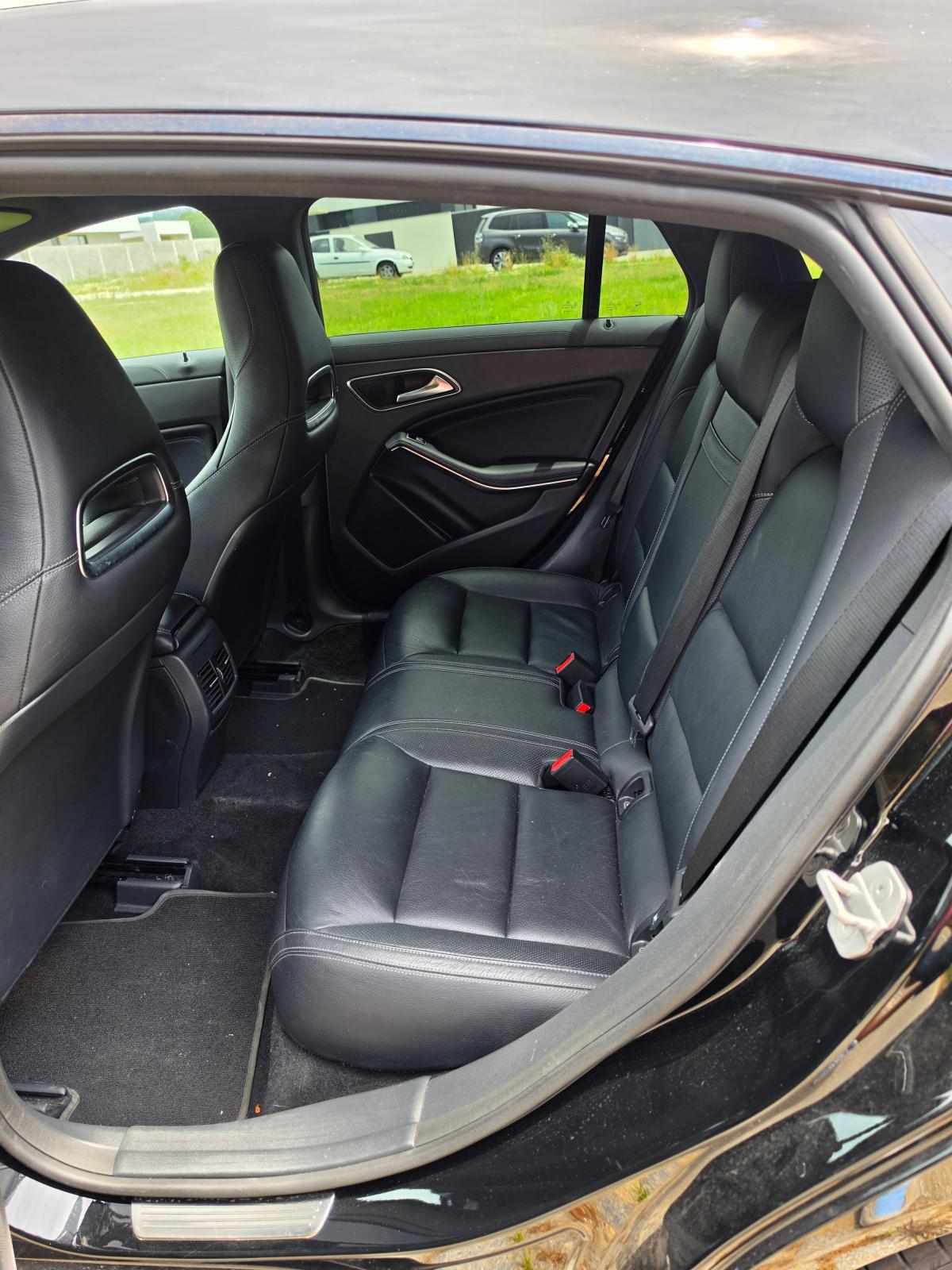 mercedes-benz-cla-220-cdi-4matic-2015-diesel-2143cc
