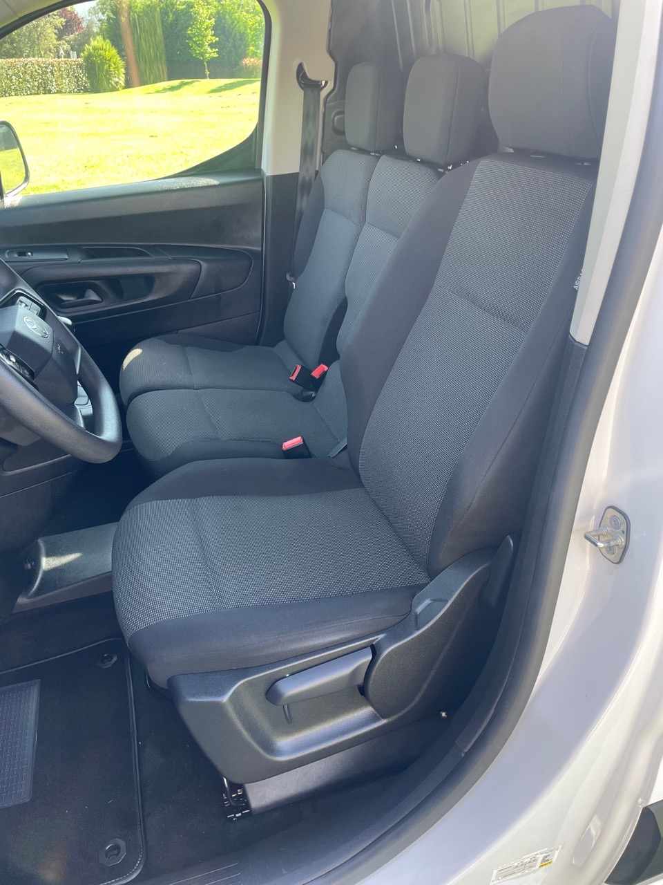 toyota-proace-city-1-5d-adblue-2024-diesel-1499cc