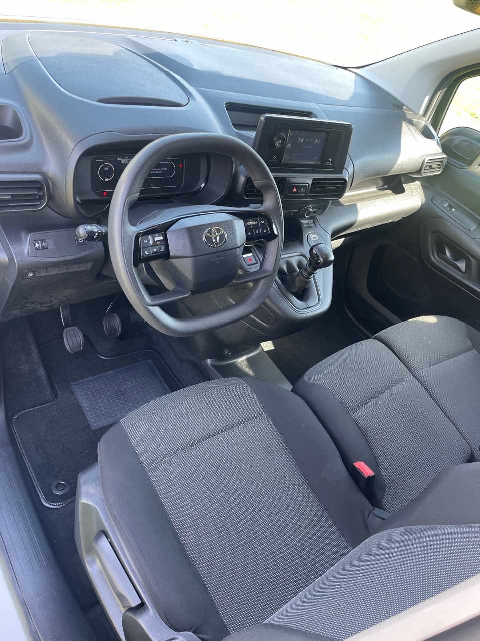 toyota-proace-city-1-5d-adblue-2024-diesel-1499cc