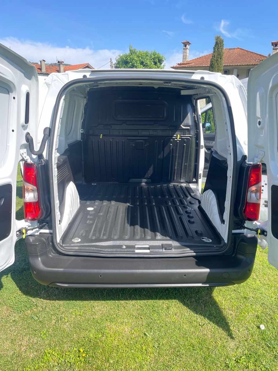 toyota-proace-city-1-5d-adblue-2024-diesel-1499cc