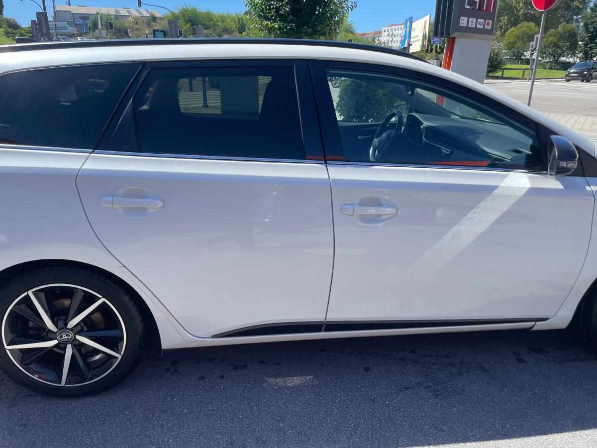 toyota-auris-1-8hsd-2017-hibrido-1800cc