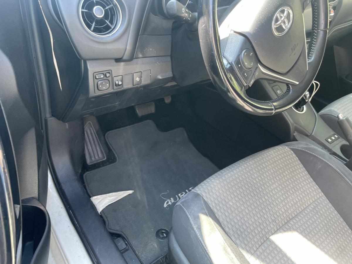 toyota-auris-1-8hsd-2017-hibrido-1800cc