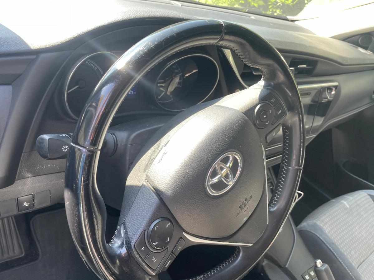 toyota-auris-1-8hsd-2017-hibrido-1800cc