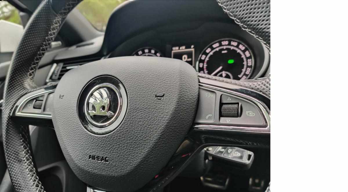 skoda-octavia-rs-2-0-tdi-2015-diesel-1968cc