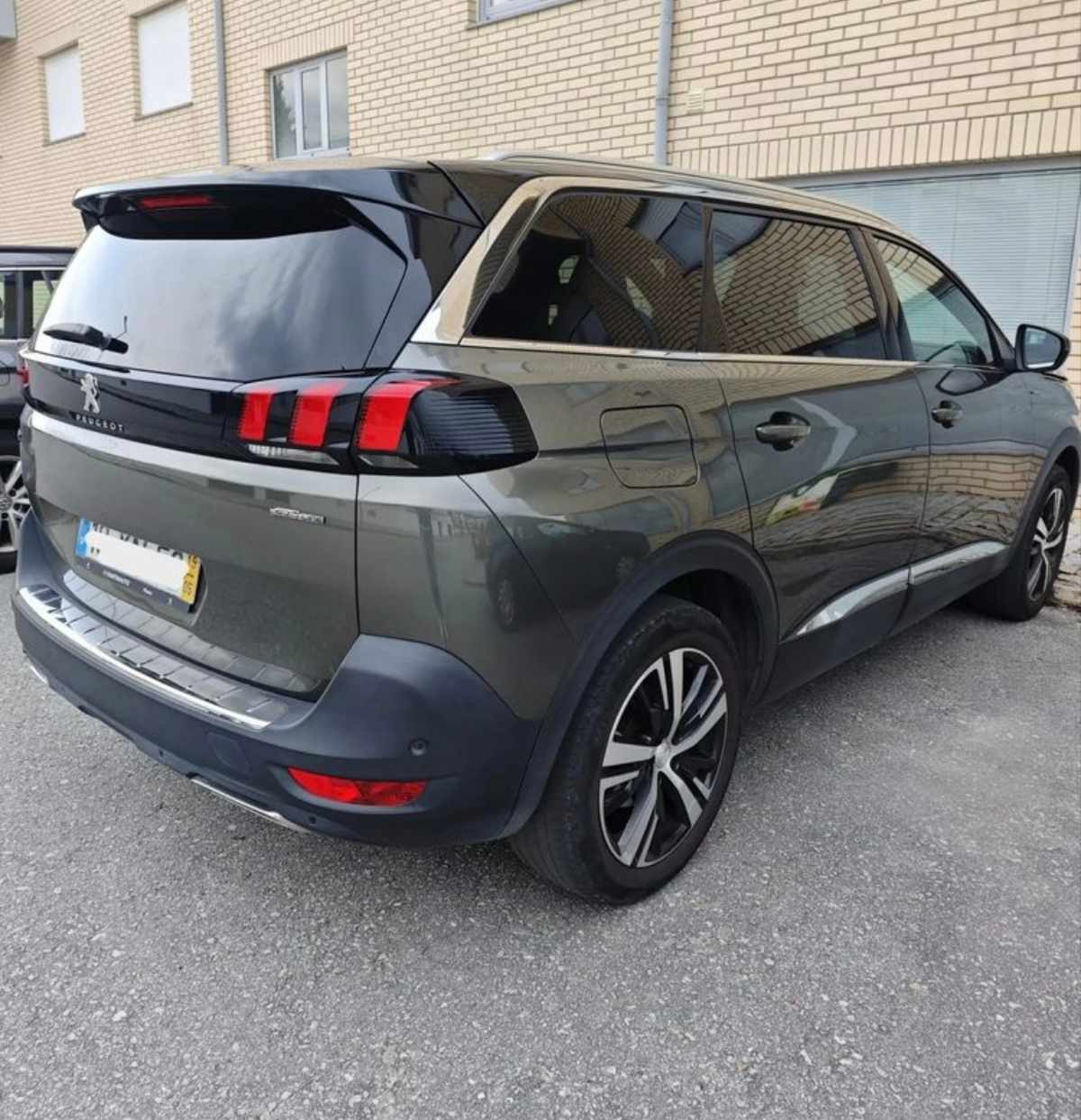 peugeot-5008-1-5-bluehdi-2019-diesel-1499cc