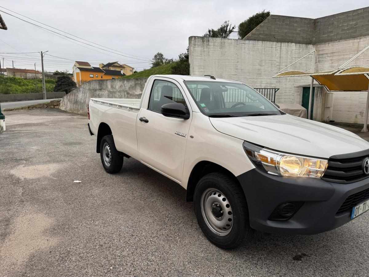 toyota-hilux-2-4-4wd-2017-diesel-2393cc