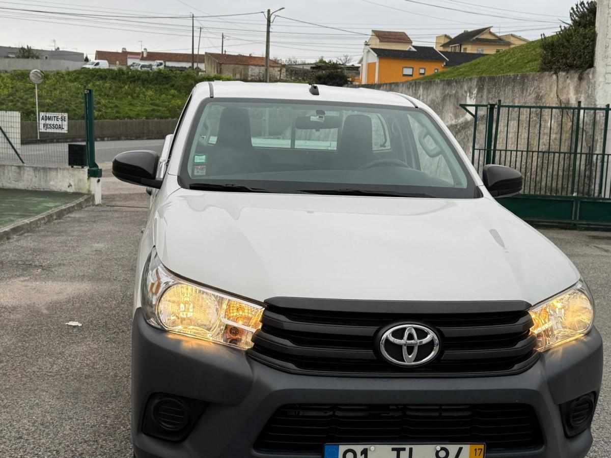 toyota-hilux-2-4-4wd-2017-diesel-2393cc
