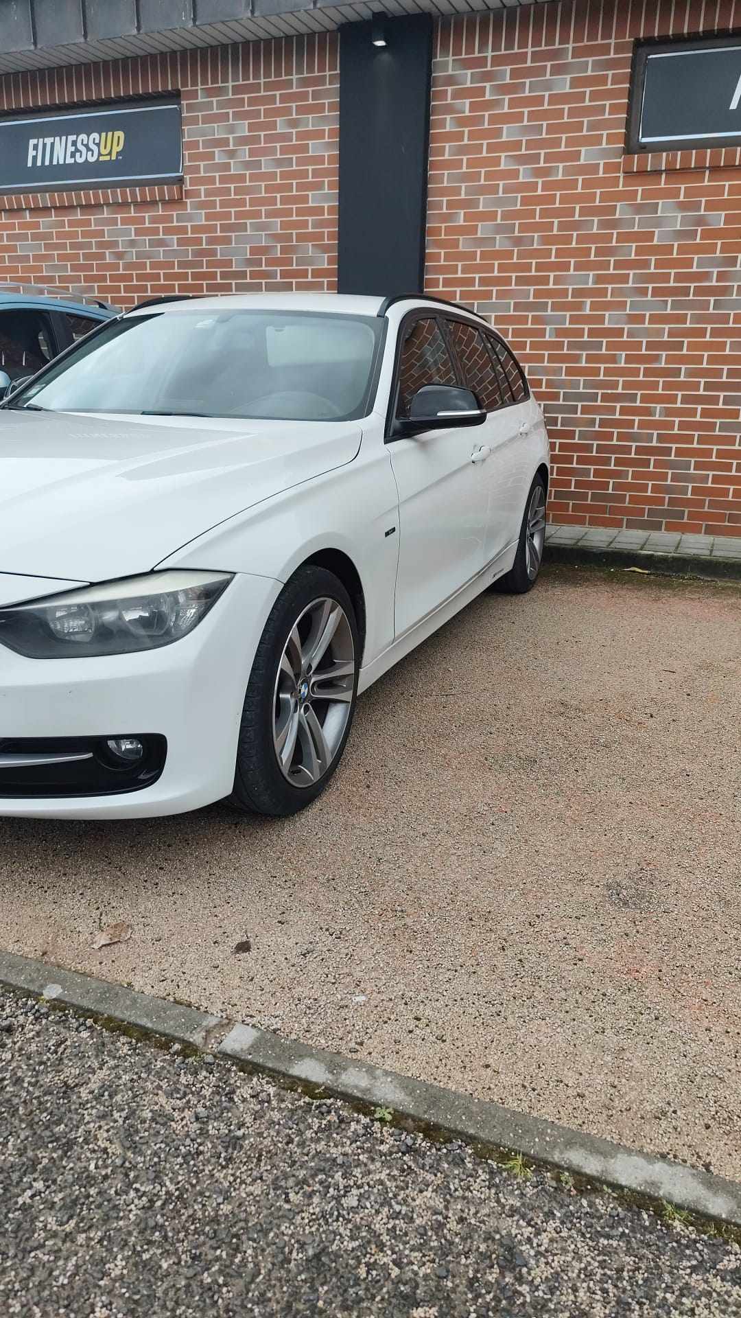 bmw-serie-3-320d-touring-2012-diesel-1995cc