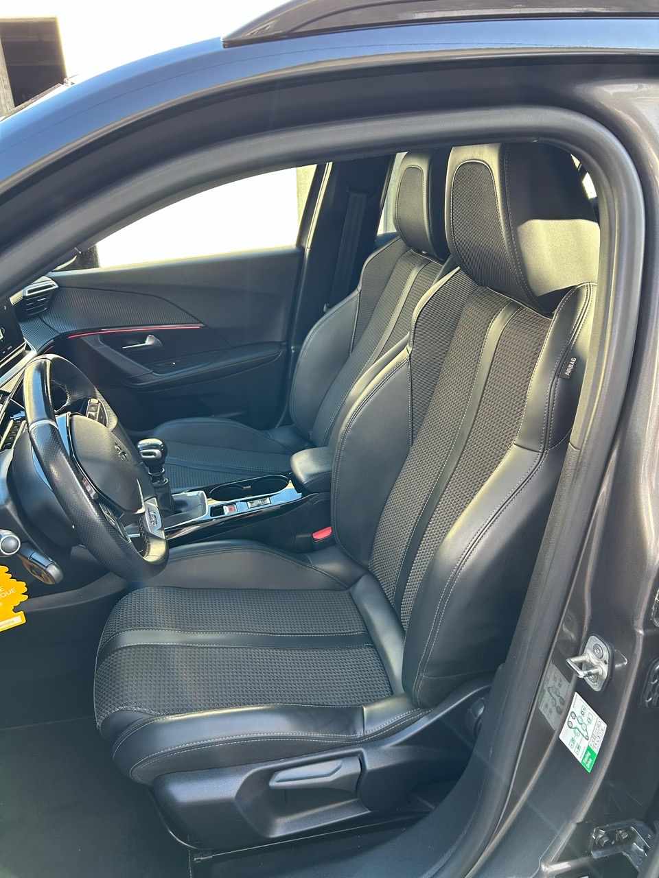 peugeot-2008-1-2-puretech-2021-gasolina-1199cc