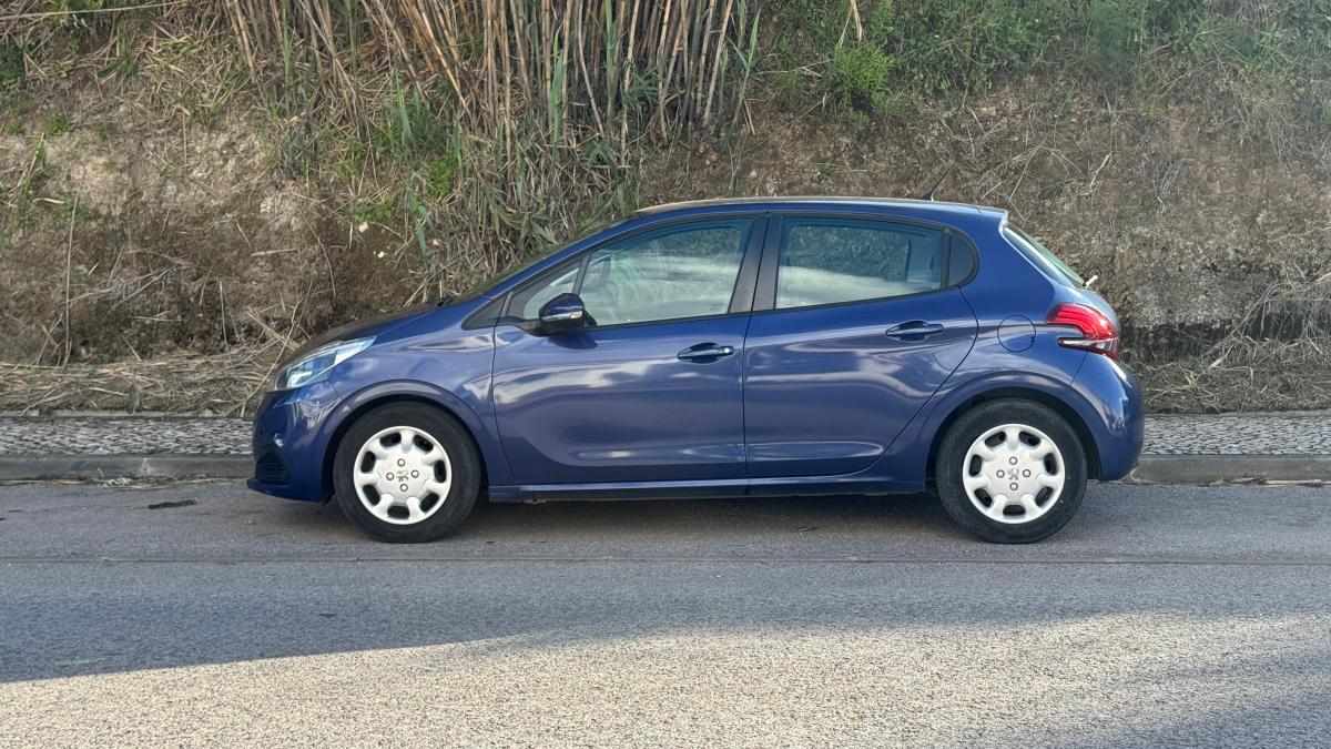 peugeot-208-1-6-bluehdi-2017-diesel-1560cc