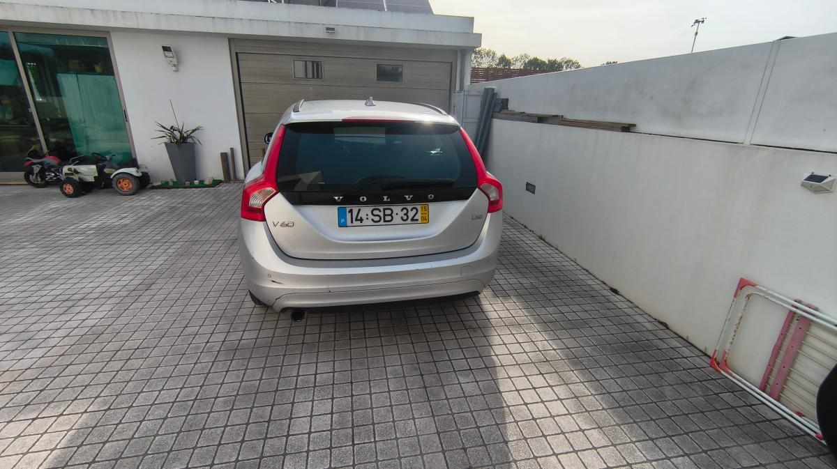 volvo-v60-1-6-d2-2015-diesel-1560cc