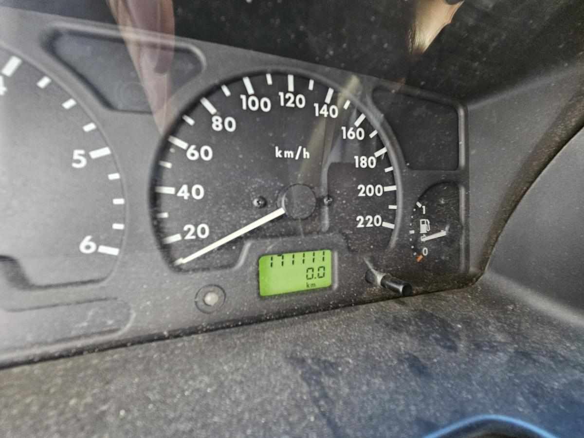 land-rover-discovery-2-5-awd-2000-diesel-2495cc