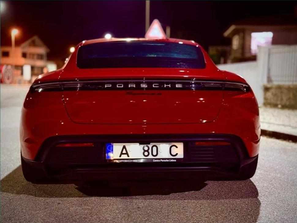 porsche-taycan-4s-2020-eletrico