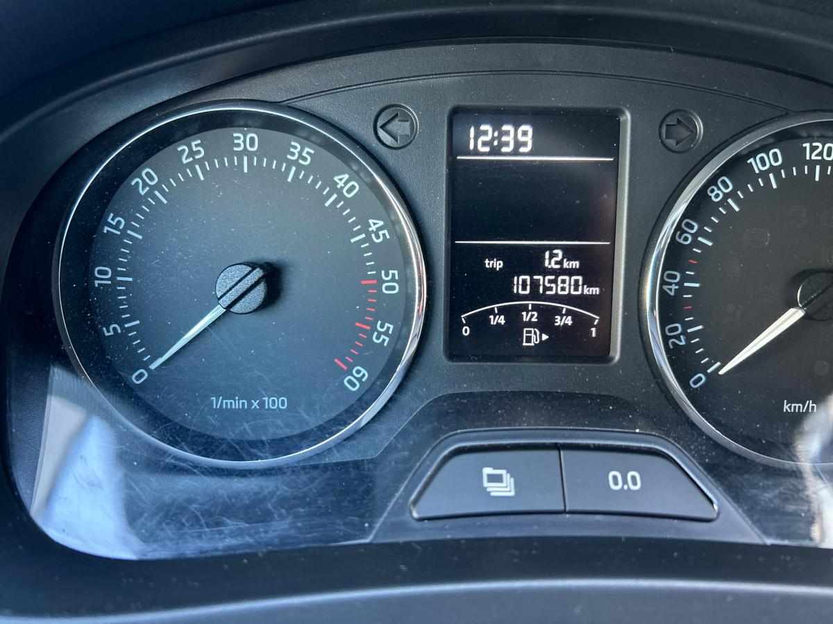 skoda-rapid-1-6-tdi-2014-diesel-1598cc
