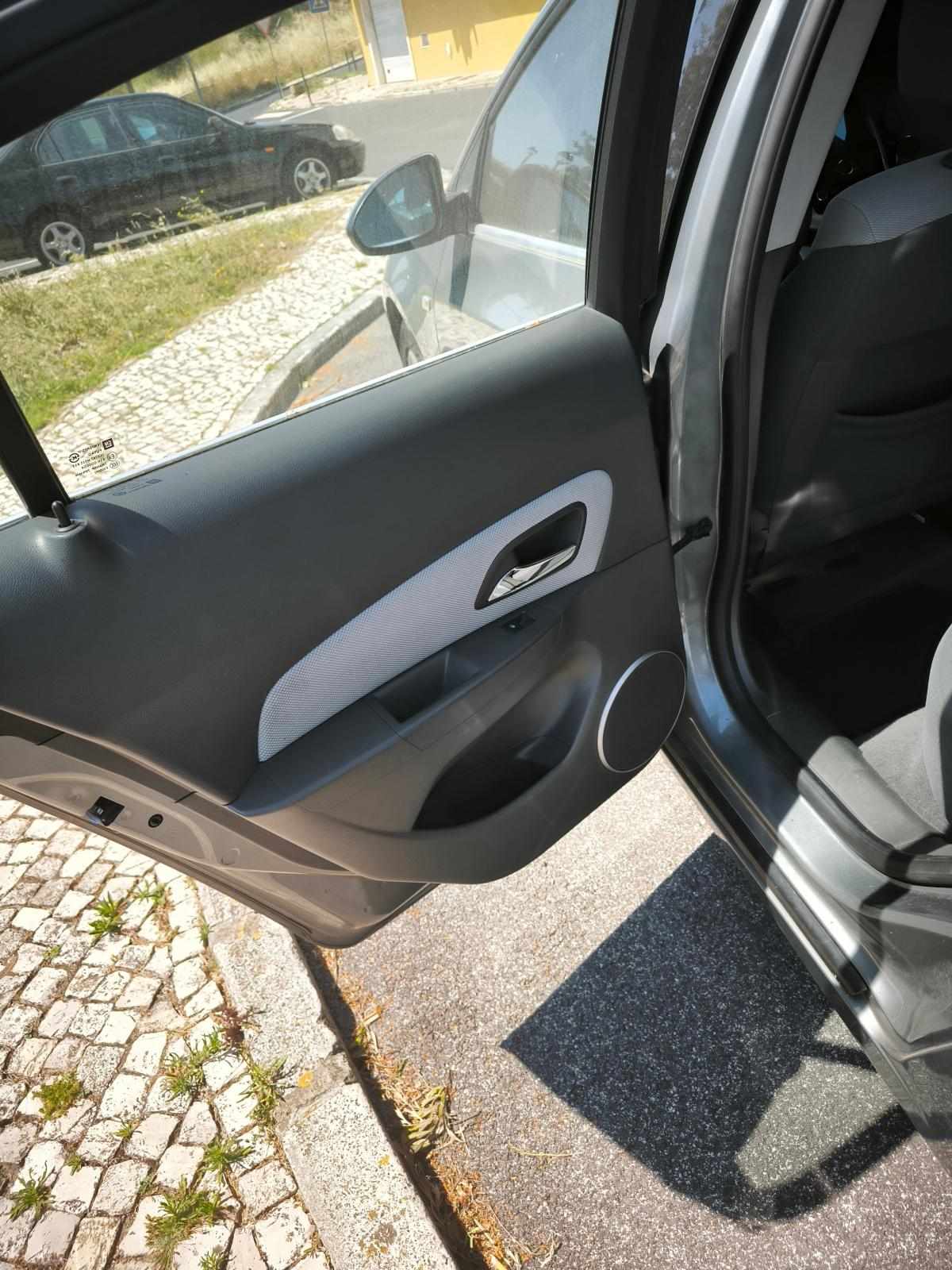 chevrolet-cruze-2-0-vcdi-2010-diesel-1991cc