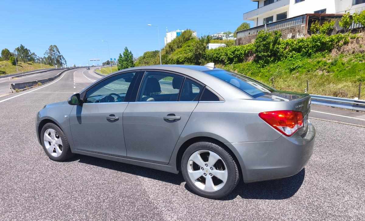 chevrolet-cruze-2-0-td-vcdi-2010-diesel-1991cc