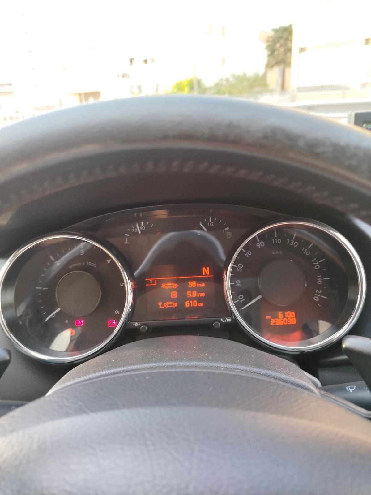 peugeot-3008-1-6-e-hdi-fap-2012-diesel-1560cc