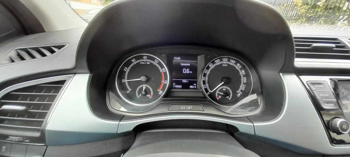 skoda-fabia-1-0-tsi-2018-gasolina-999cc