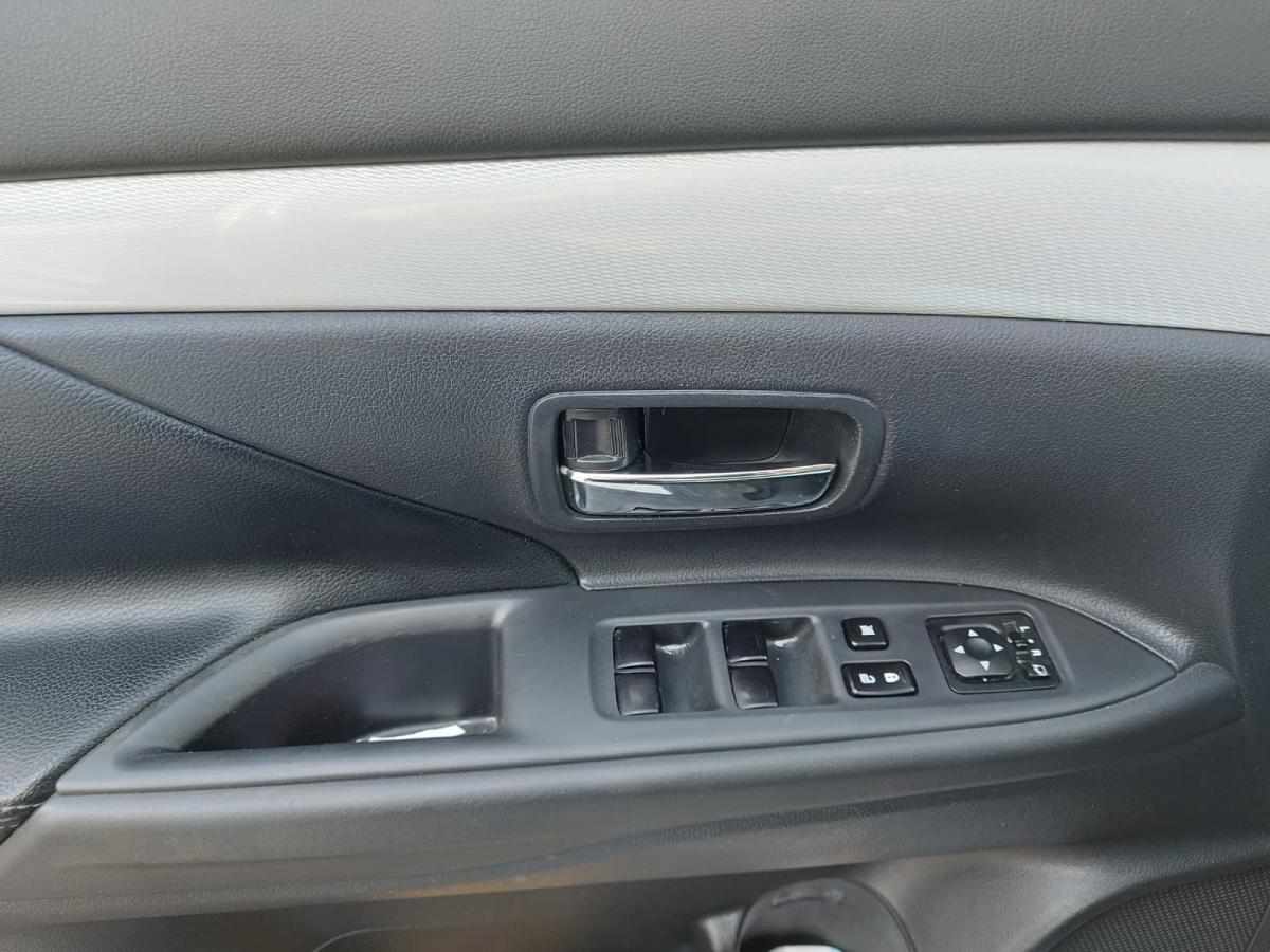 mitsubishi-outlander-2-0-plug-in-hybrid-2014-gasolina-1998cc