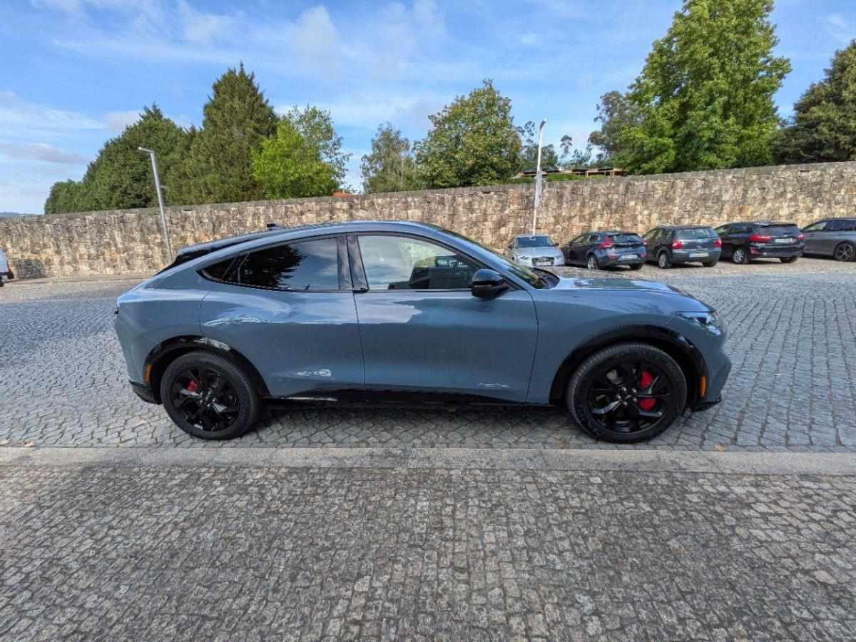 ford-mustang-mach-e-standard-range-awd-2023-eletrico