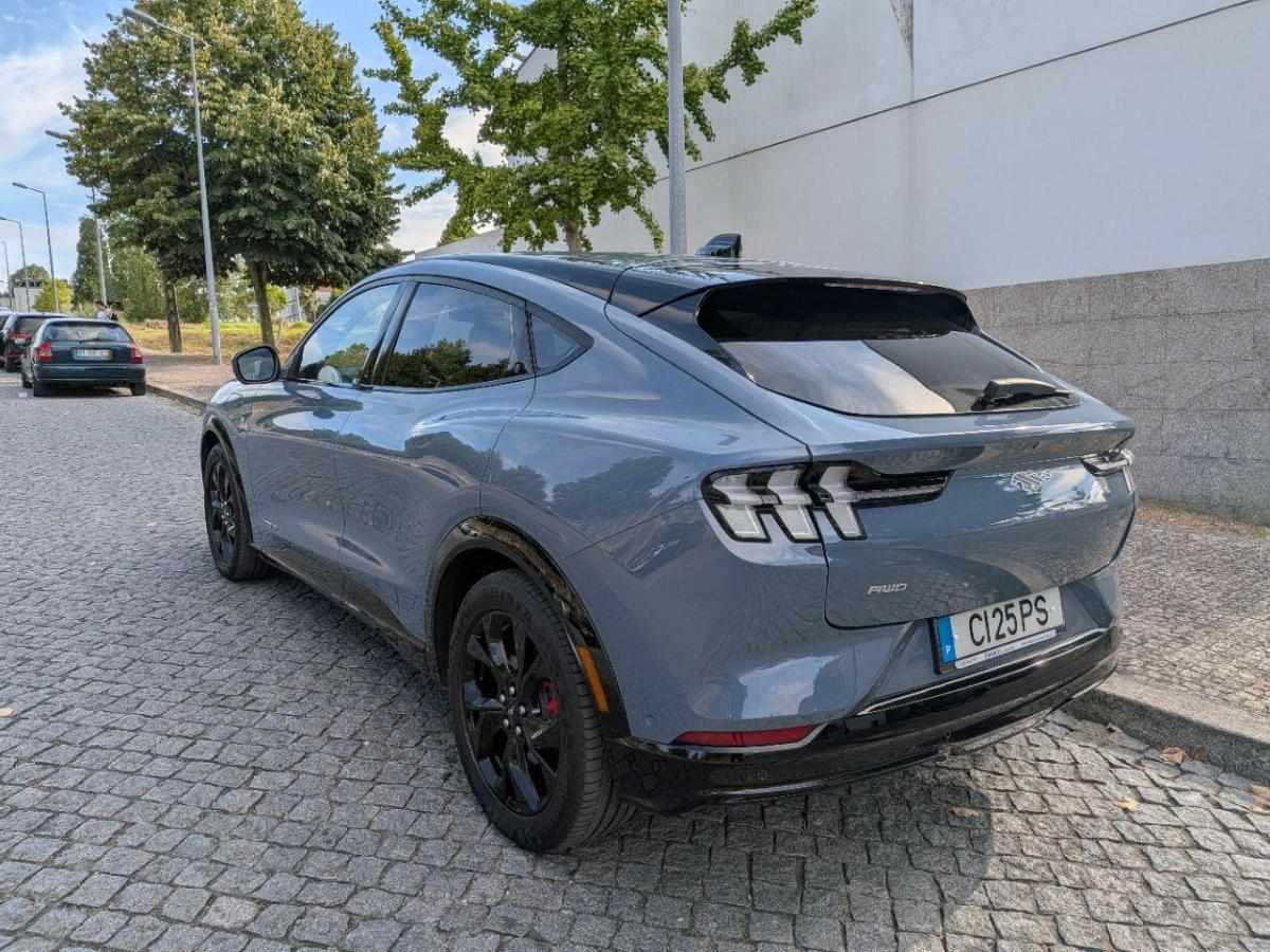 ford-mustang-mach-e-standard-range-awd-2023-eletrico