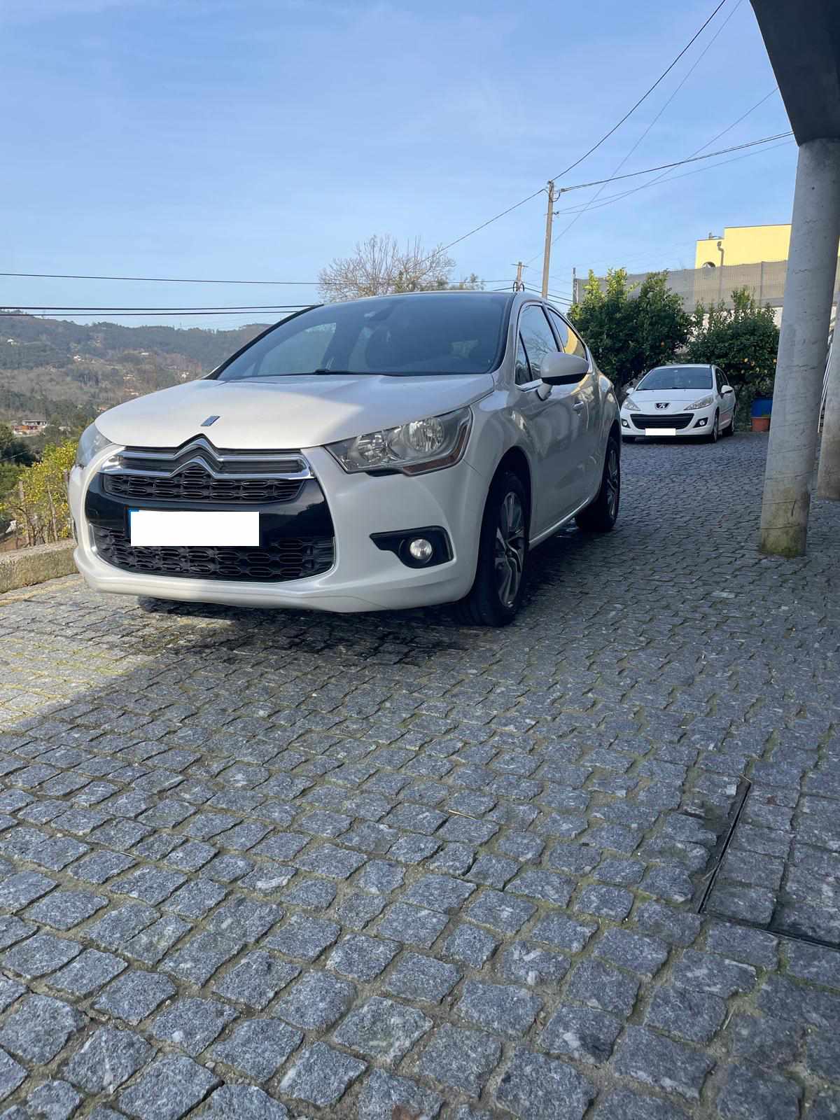 citroen-ds4-1-6-111cv-2011-diesel-1560cc