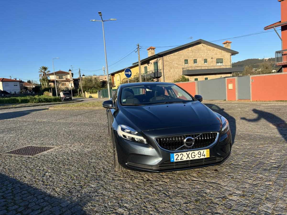 volvo-v40-2-0-d3-2019-diesel-1969cc