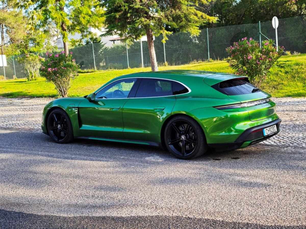 porsche-taycan-turbo-2023-eletrico