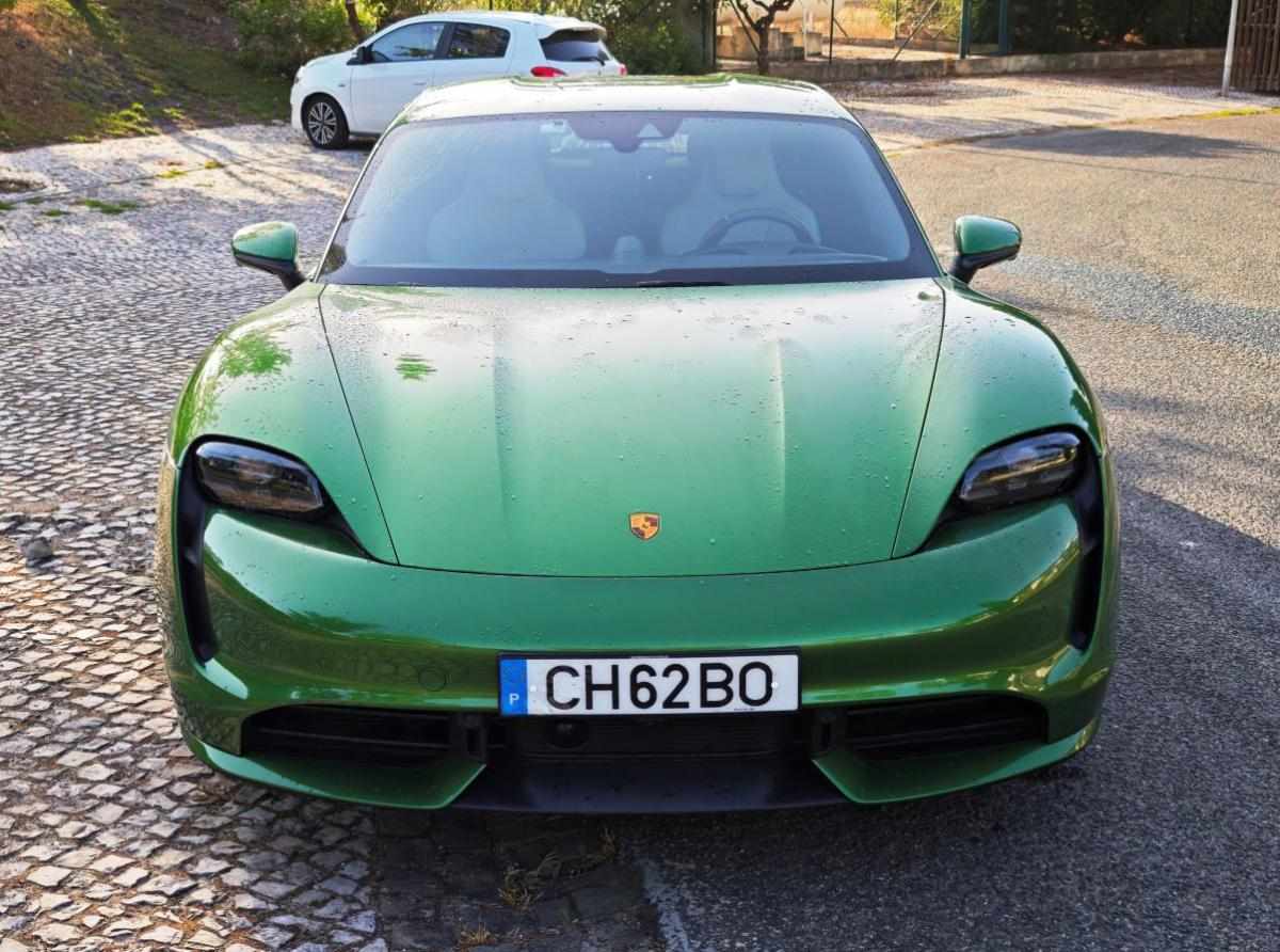 porsche-taycan-turbo-2023-eletrico