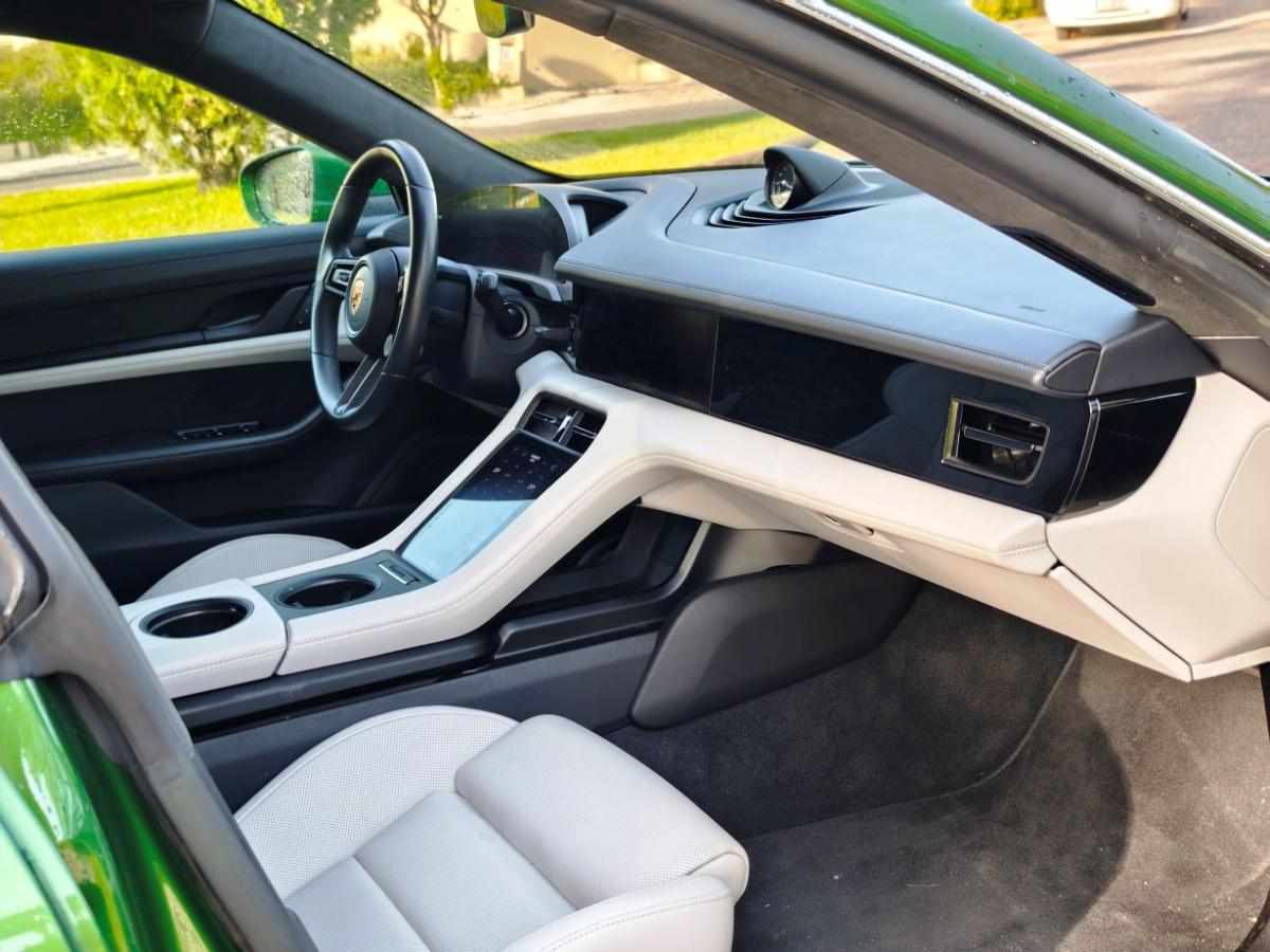 porsche-taycan-turbo-2023-eletrico