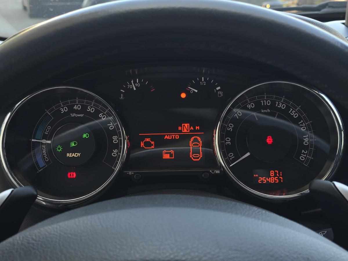 peugeot-3008-2-0-hybrid4-2012-diesel-1997cc