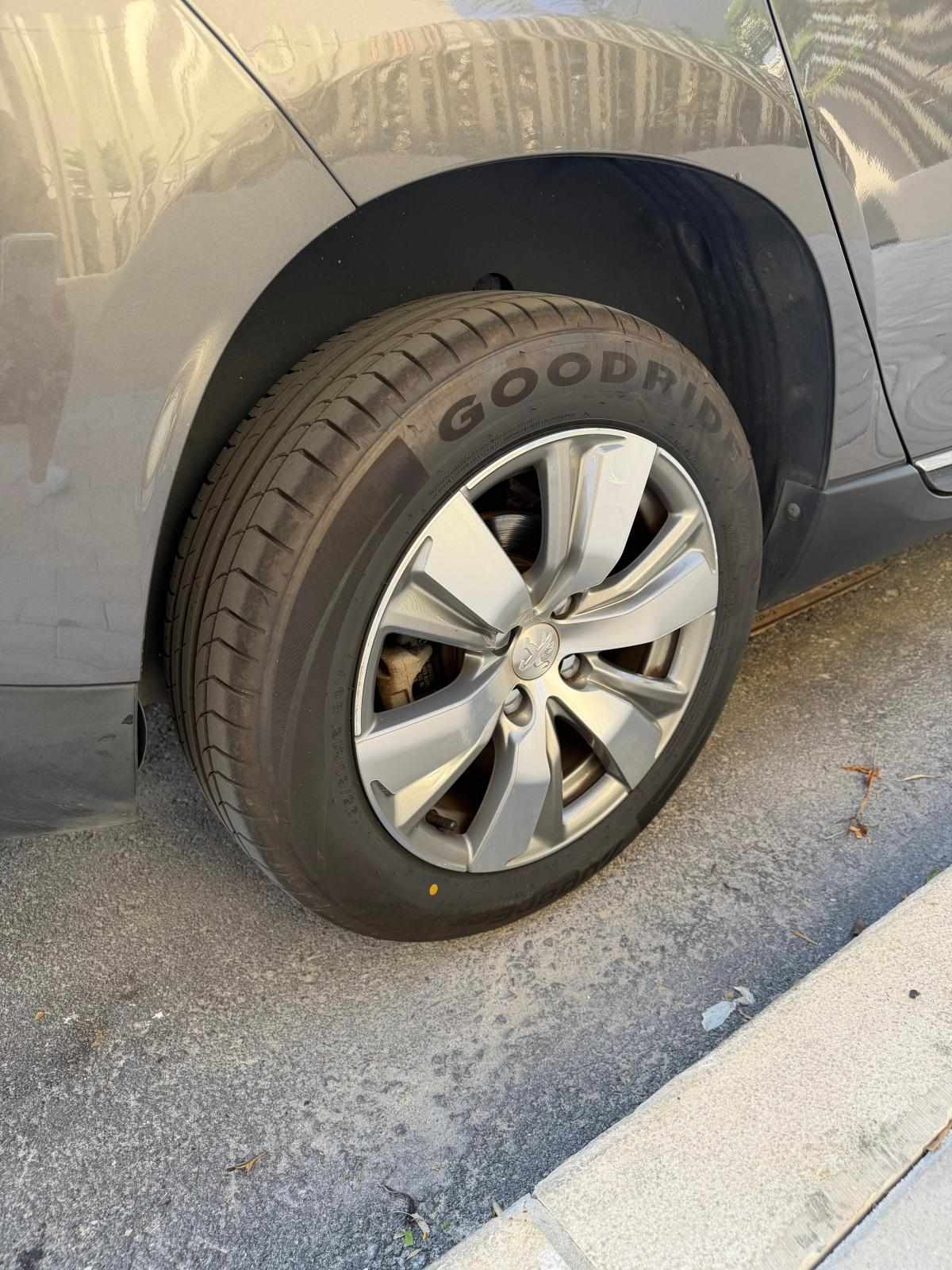peugeot-2008-1-2-vti-2015-gasolina-1199cc