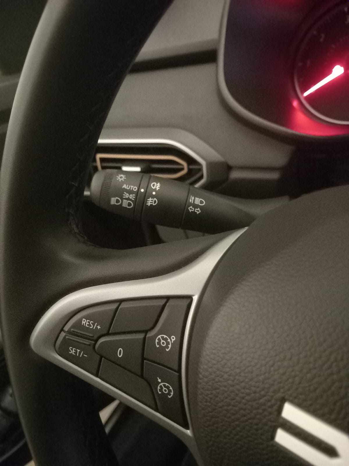 dacia-jogger-1-0-tce-eco-g-2023-gasolina-999cc