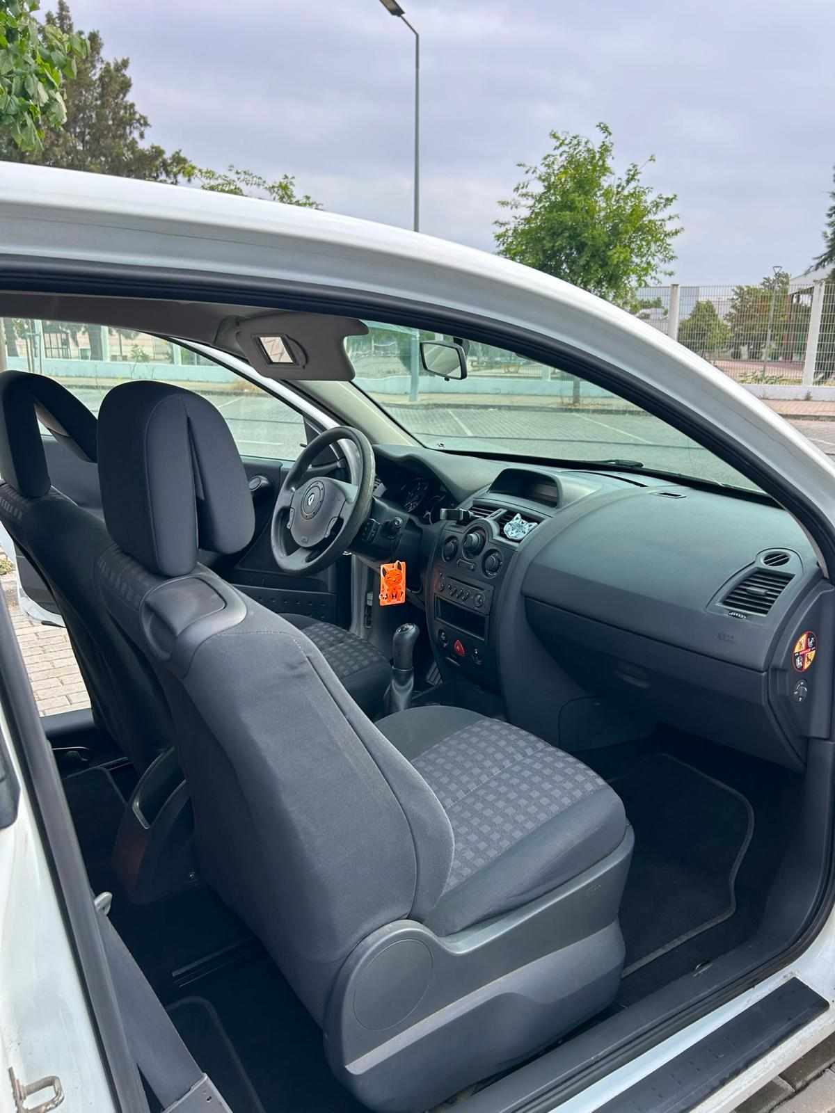 renault-megane-1-5-84cv-2006-diesel-1461cc