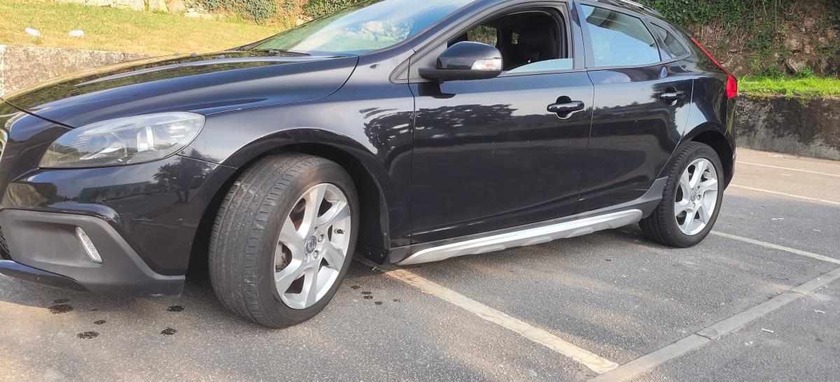 volvo-v40-d2-2013-diesel-1560cc