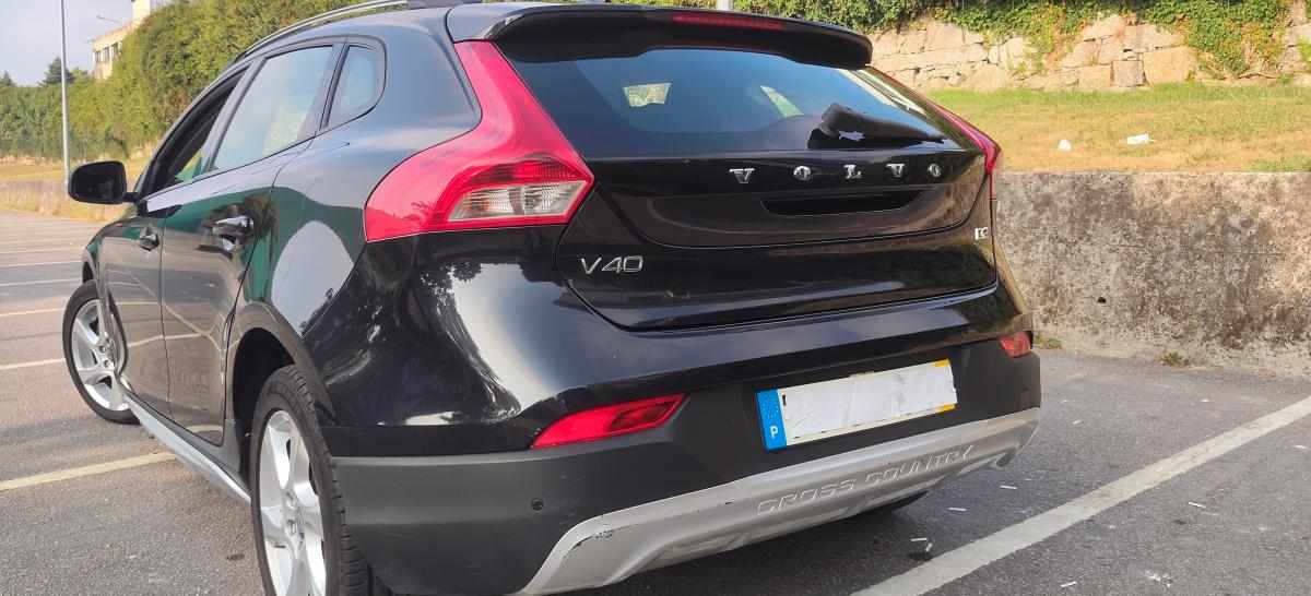 volvo-v40-d2-2013-diesel-1560cc