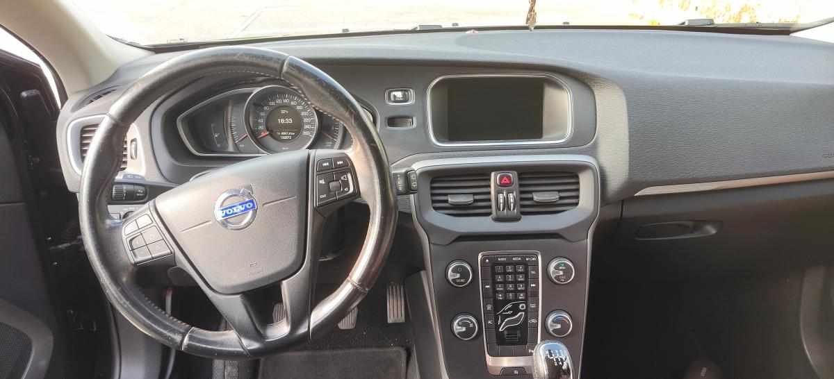 volvo-v40-d2-2013-diesel-1560cc