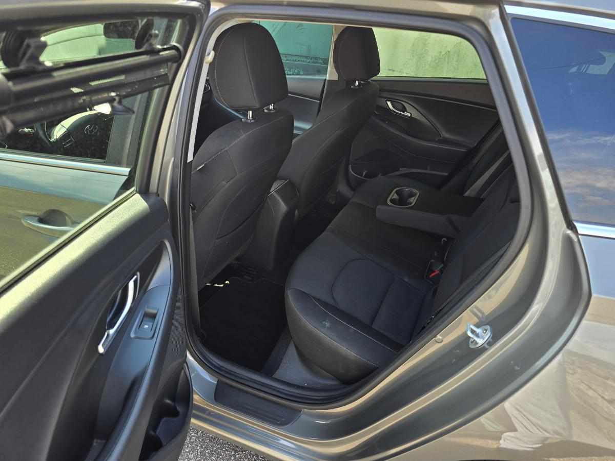 hyundai-i30-1-6-crdi-2019-diesel-1598cc