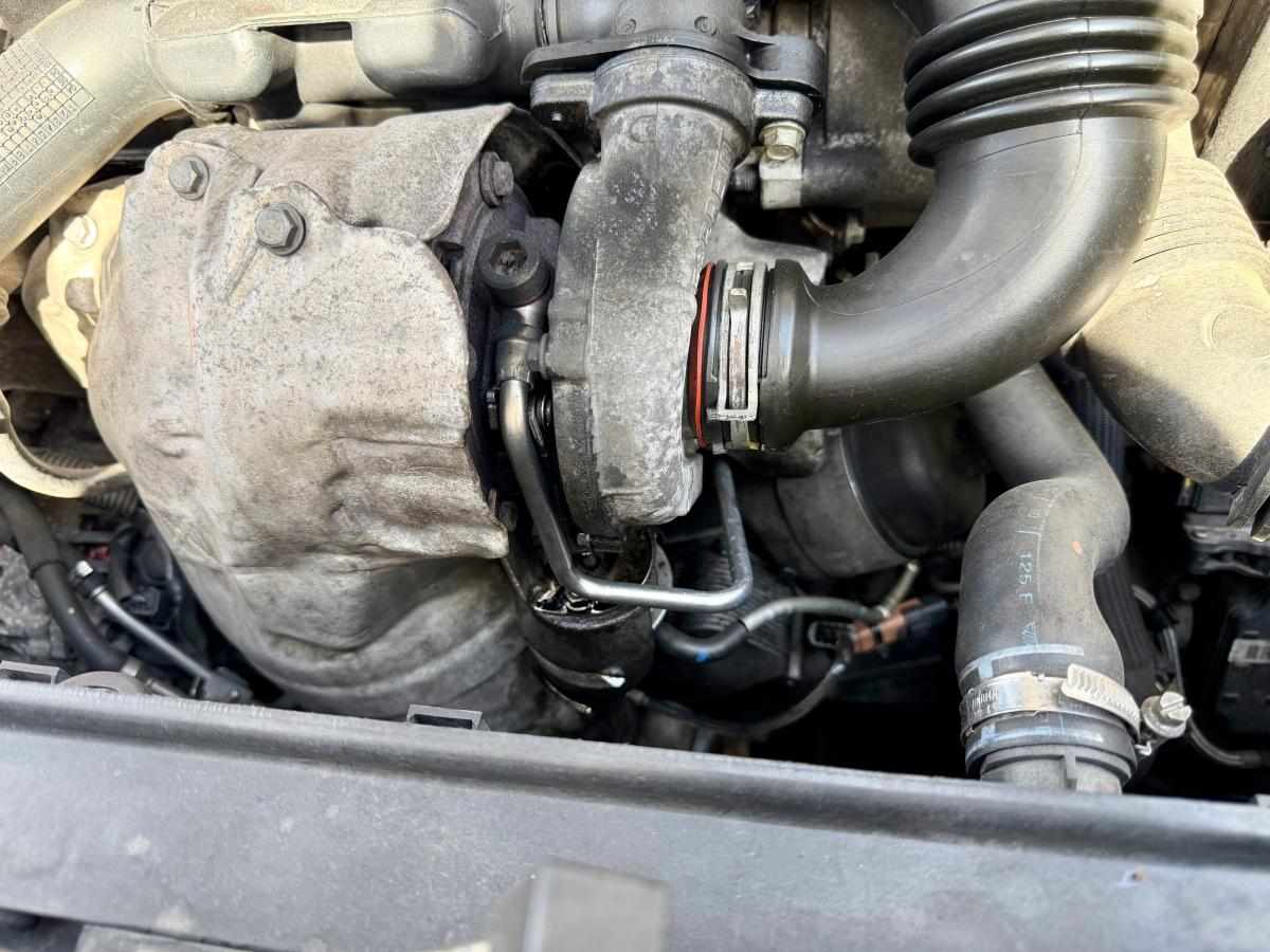 peugeot-5008-1-6-hdi-fap-2010-diesel-1560cc