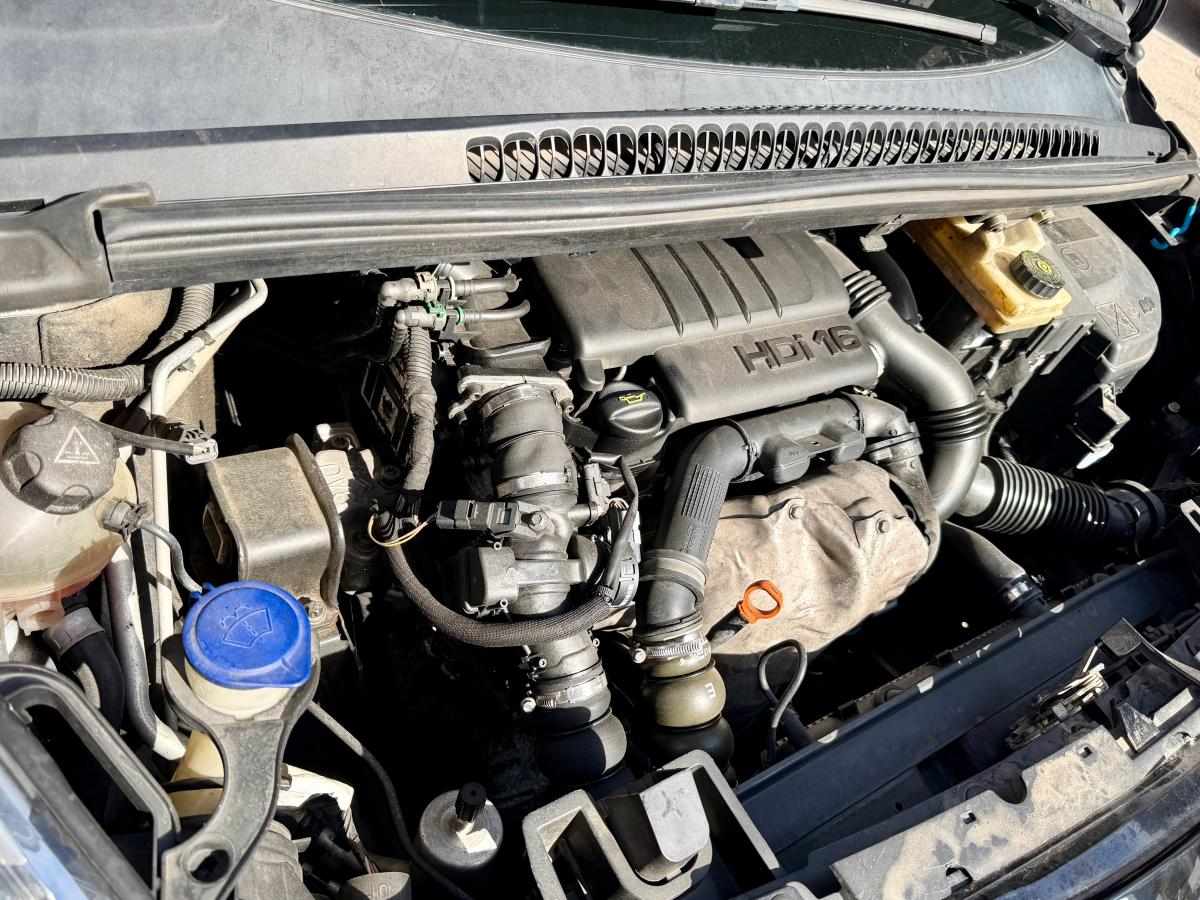 peugeot-5008-1-6-hdi-fap-2010-diesel-1560cc
