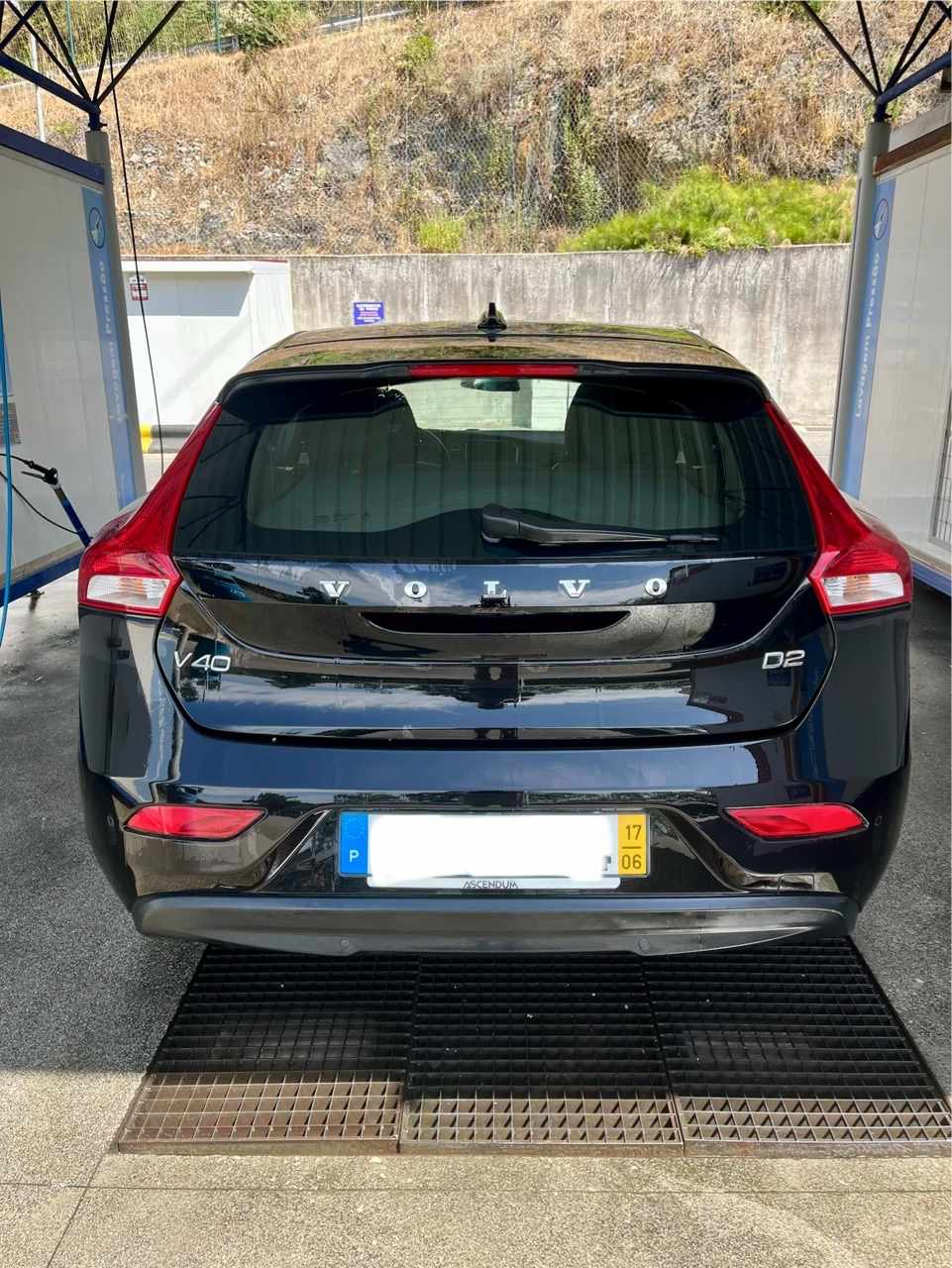 volvo-v40-2-0-d2-2017-diesel-1969cc
